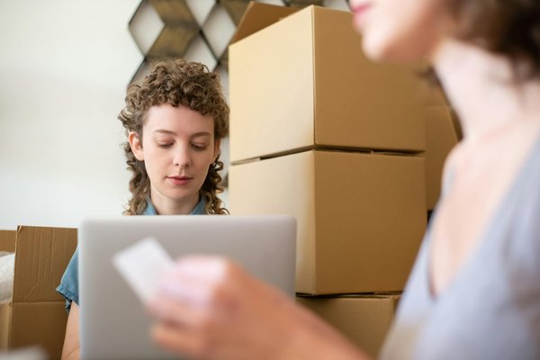Comment débuter dans le dropshipping avec succès ?